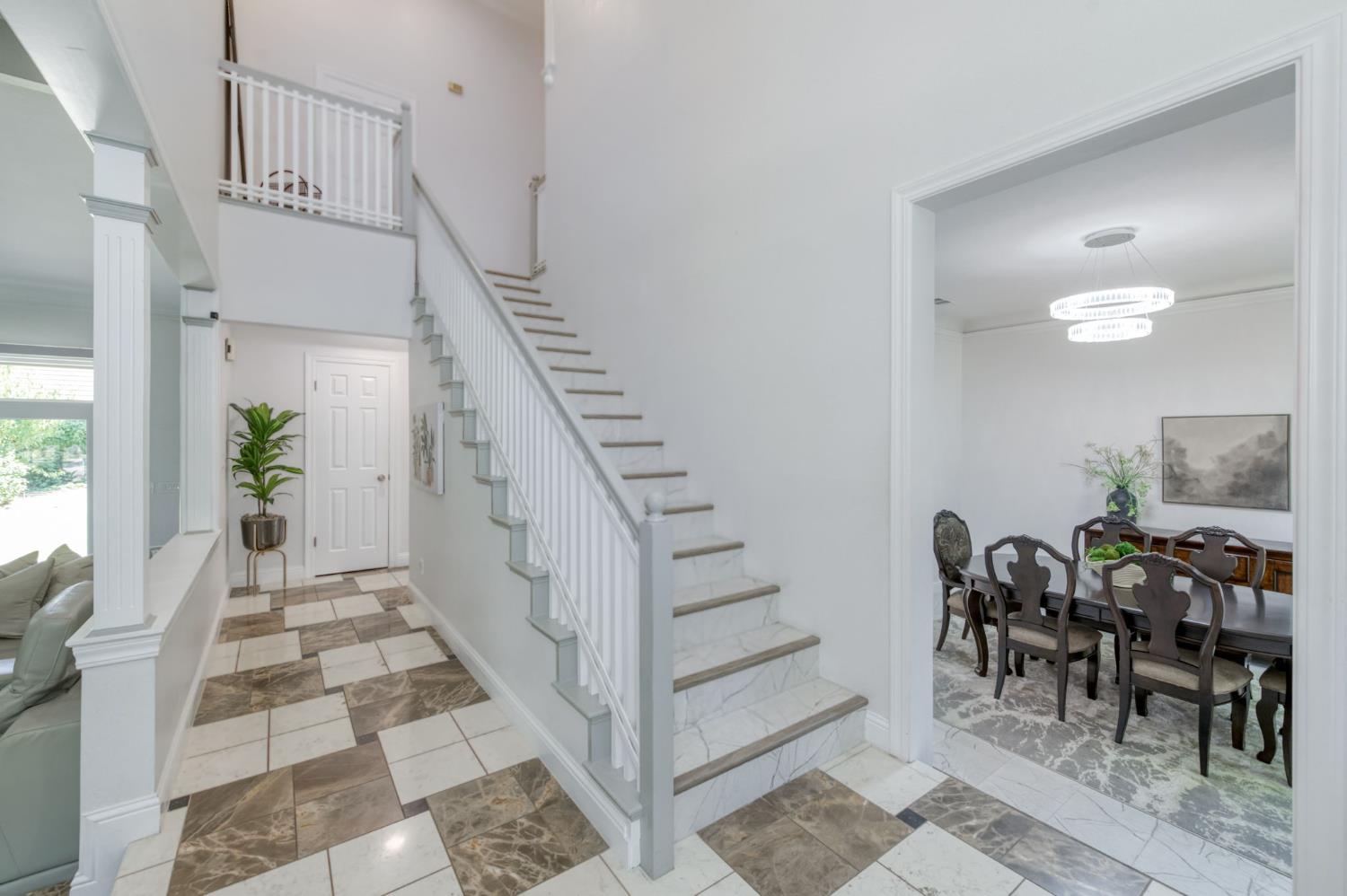 2473 W Beechwood Ave, Fresno, CA 93711