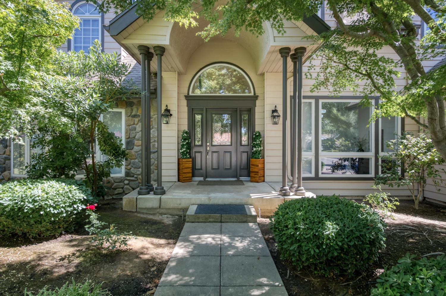 2473 W Beechwood Ave, Fresno, CA 93711