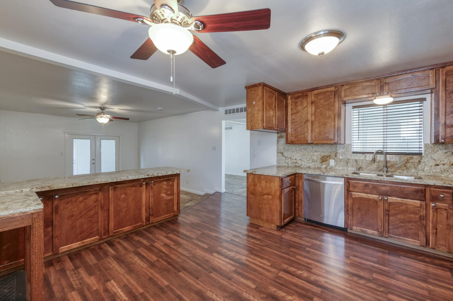 6617 N 2nd St, Fresno, CA 93710