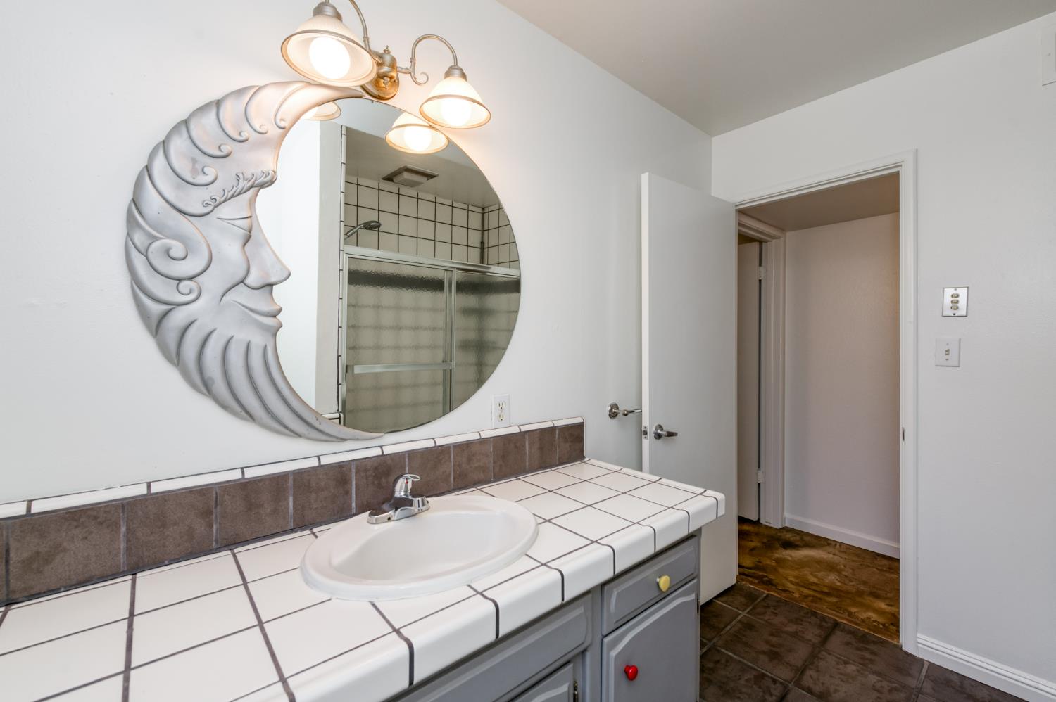 6617 N 2nd St, Fresno, CA 93710