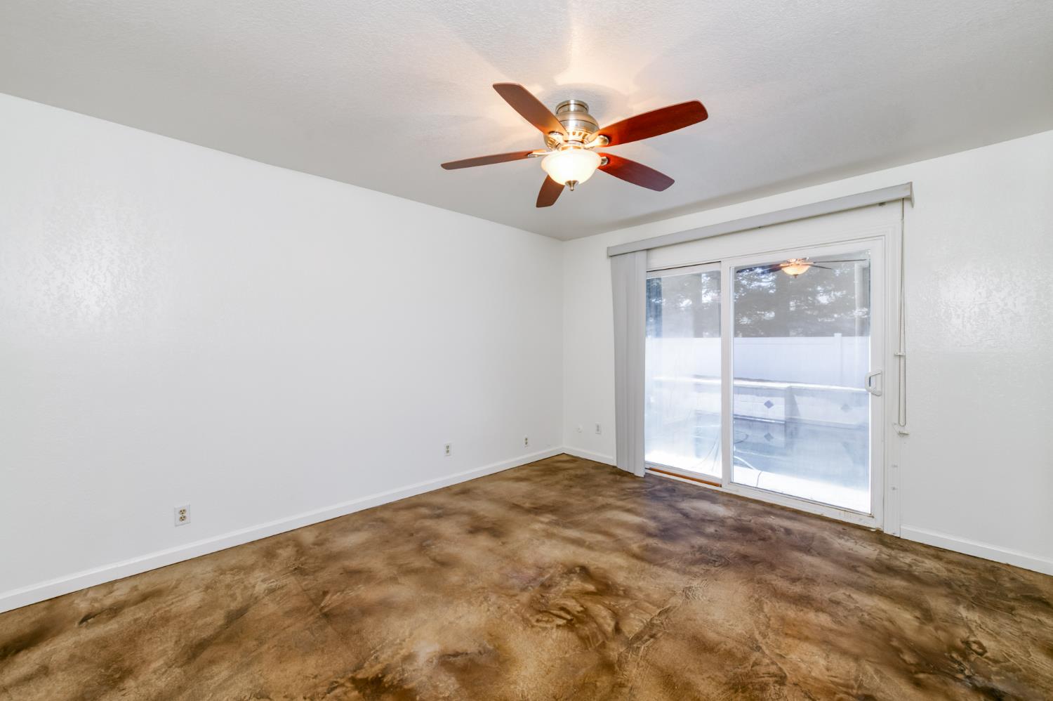 6617 N 2nd St, Fresno, CA 93710