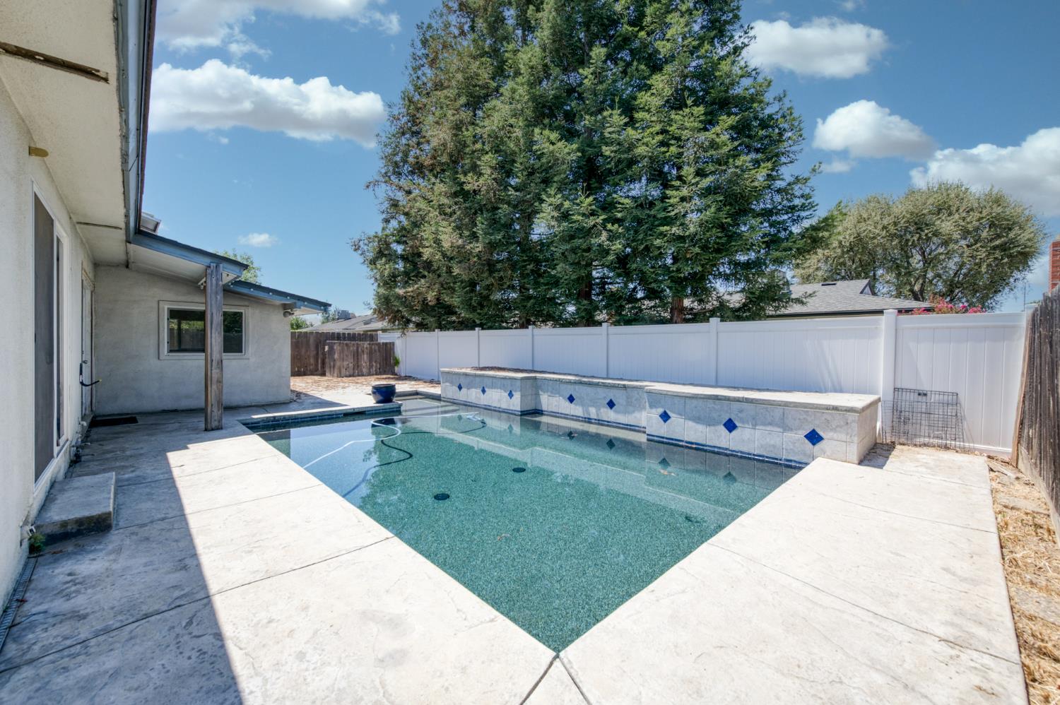 6617 N 2nd St, Fresno, CA 93710