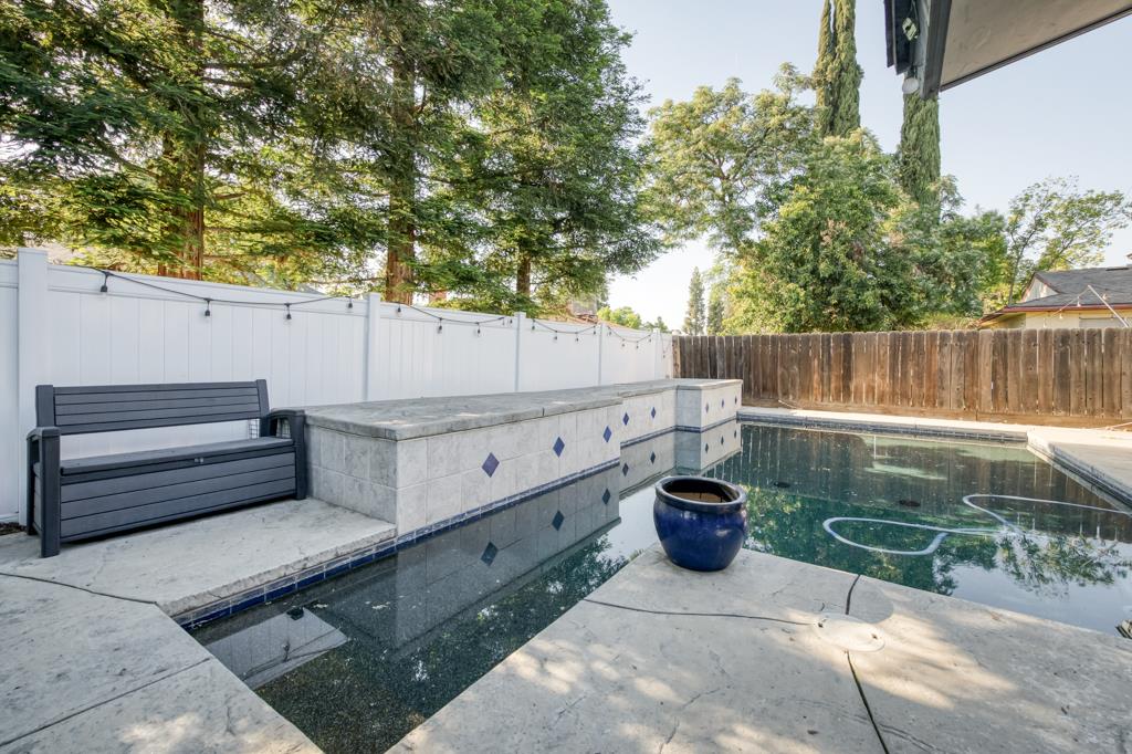 6617 N 2nd St, Fresno, CA 93710