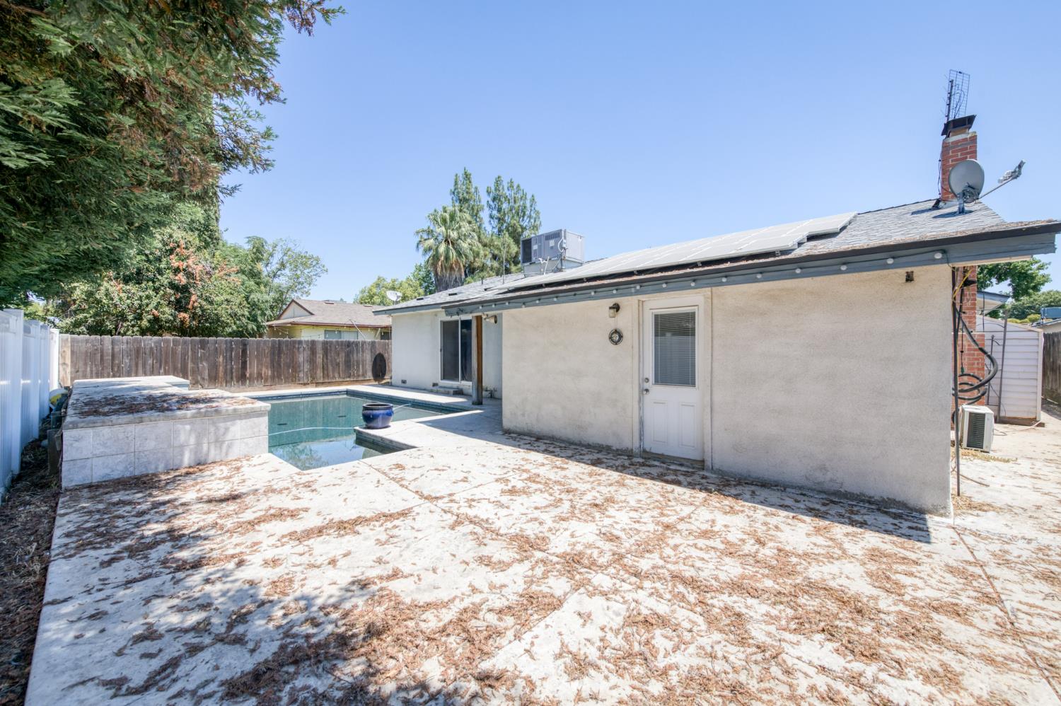 6617 N 2nd St, Fresno, CA 93710