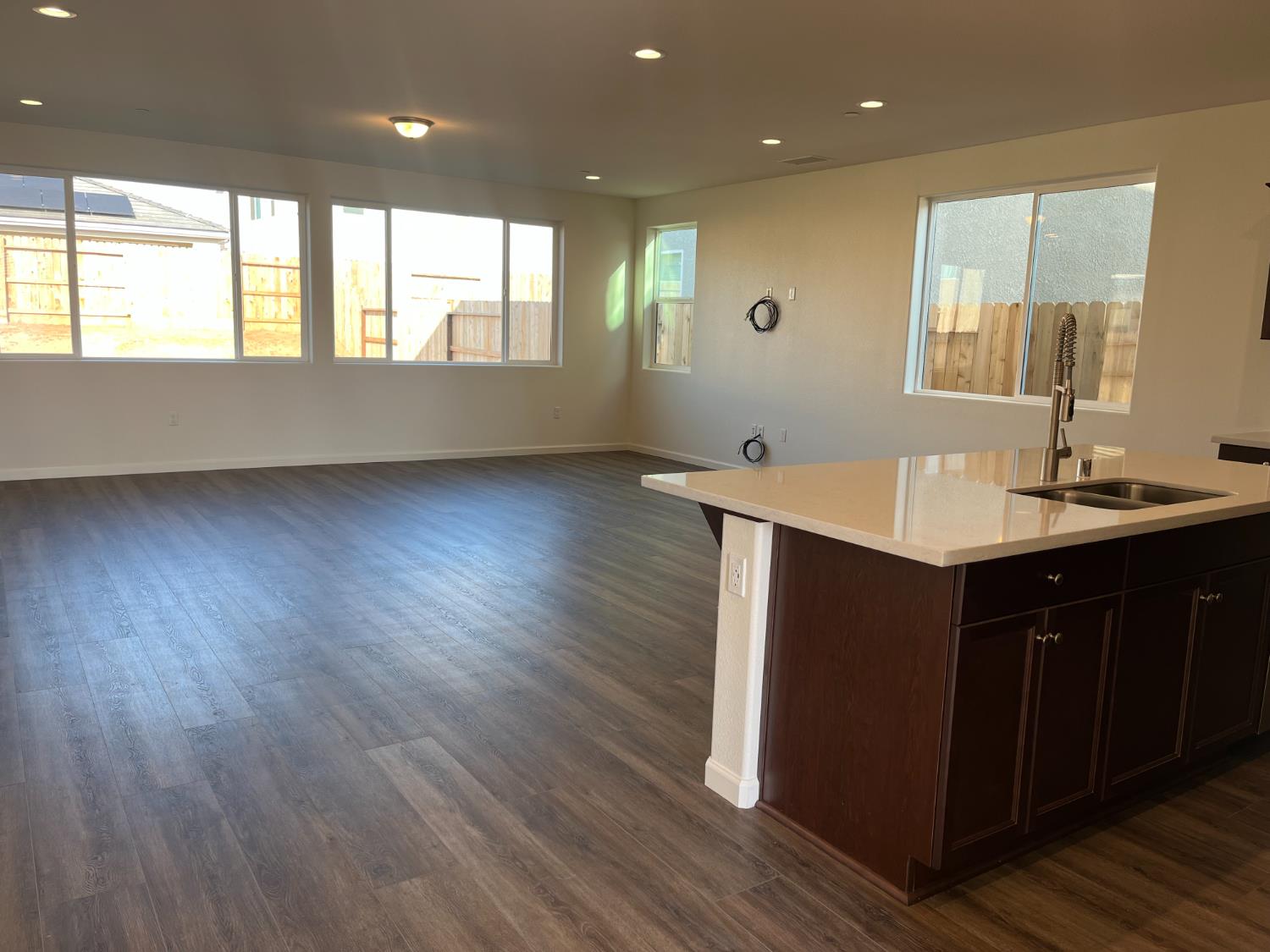 1189 Magnolia Court W, Madera, CA 93636