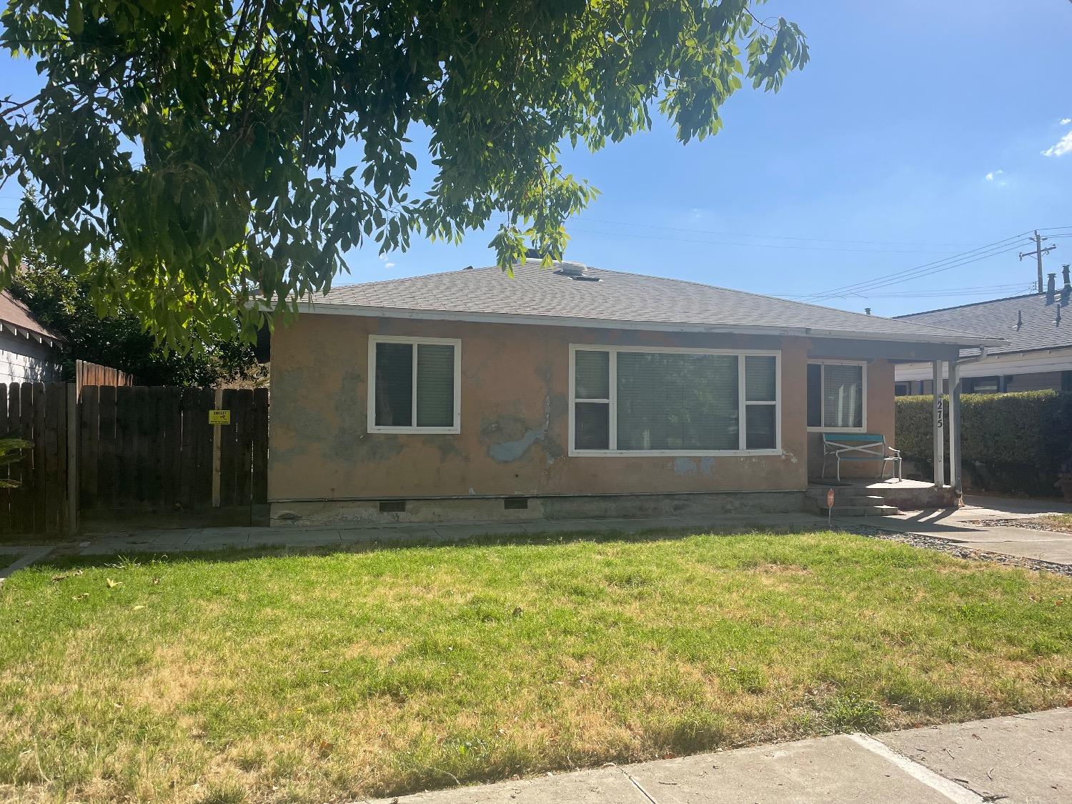 275 Yale Ave, Coalinga, CA 93210