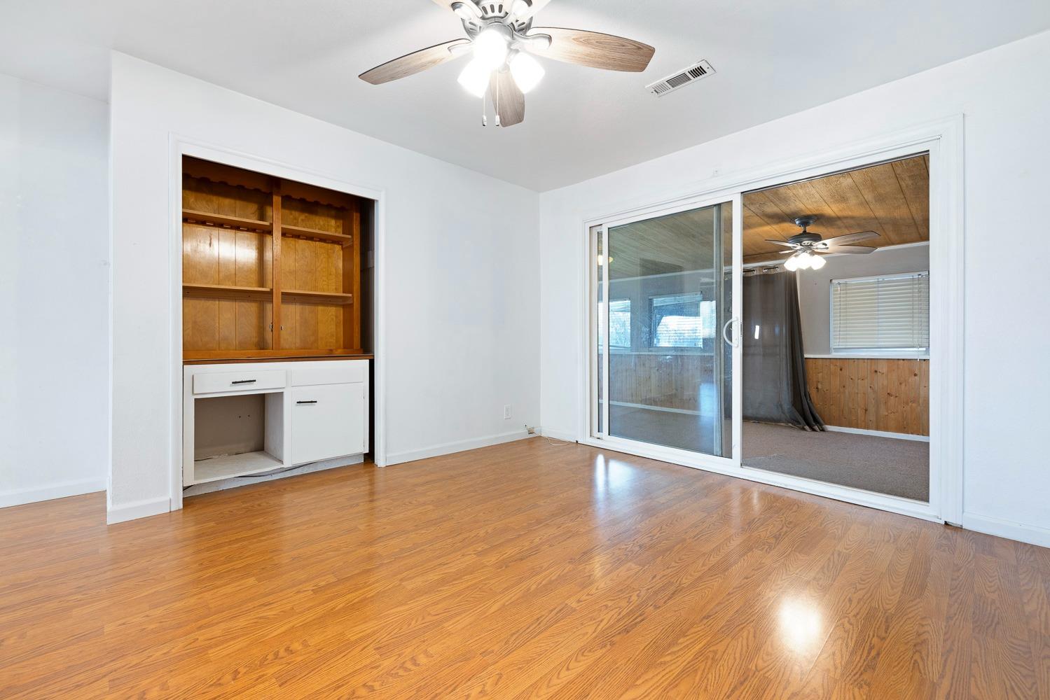 275 Yale Ave, Coalinga, CA 93210