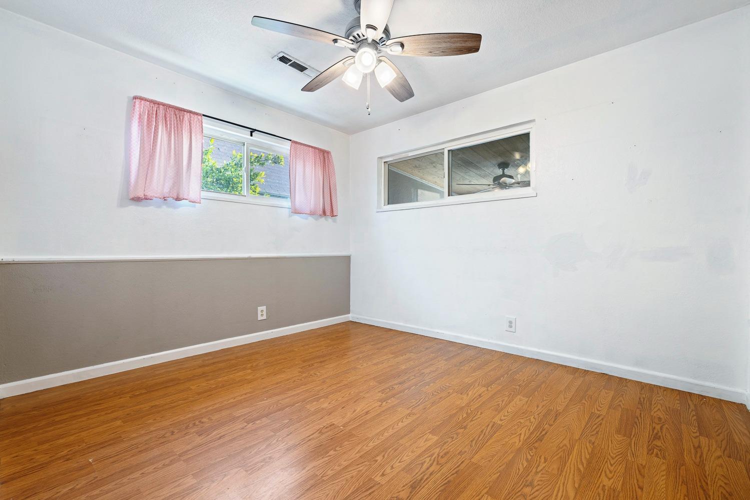 275 Yale Ave, Coalinga, CA 93210