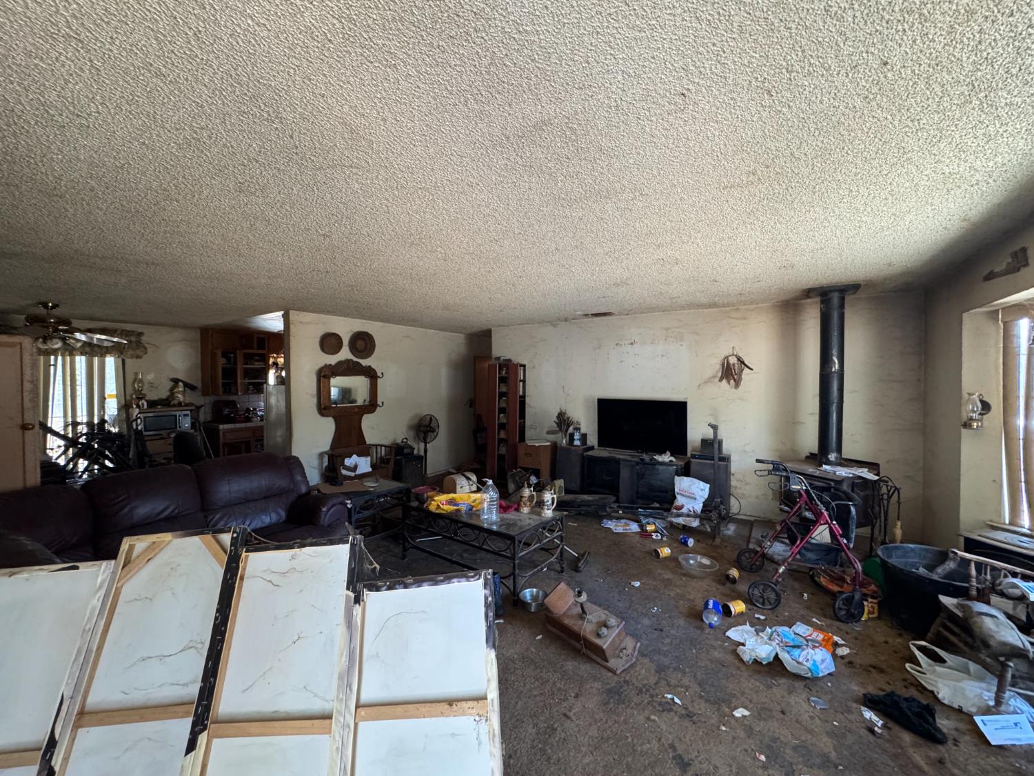 37307 Mistletoe Rd, Yokuts Valley, CA 93675