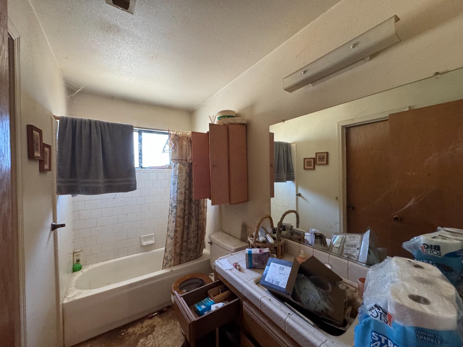 37307 Mistletoe Rd, Yokuts Valley, CA 93675