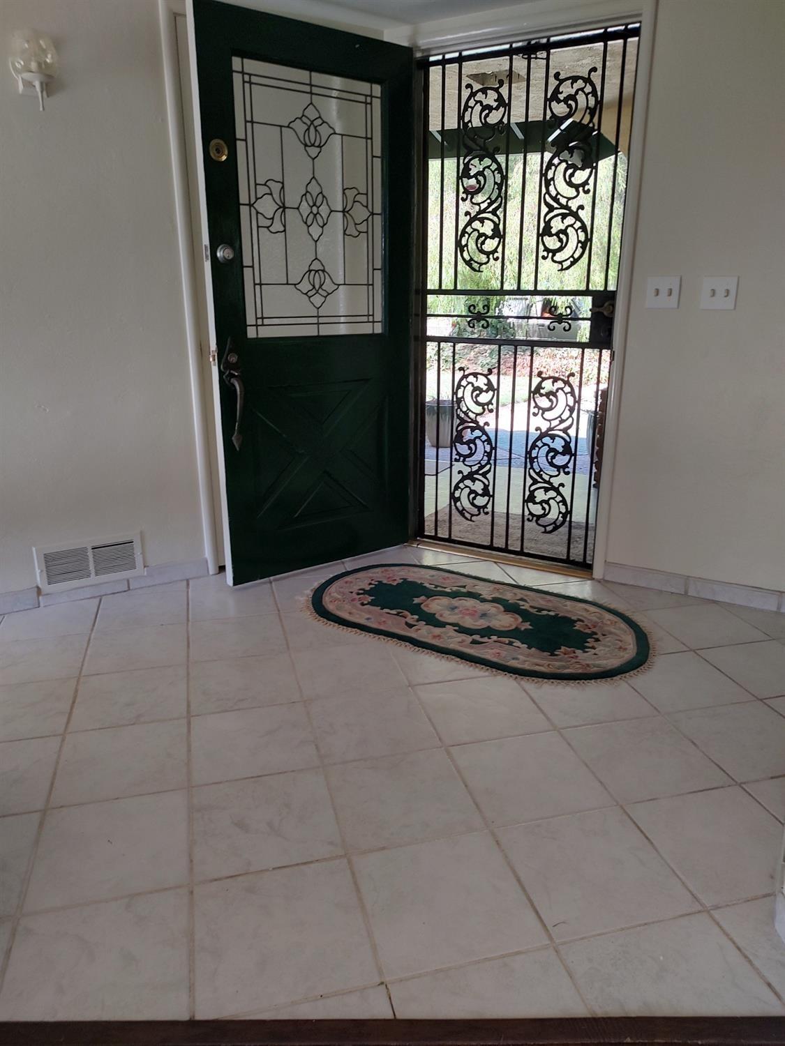 1448 E Gettysburg Ave, Fresno, CA 93704