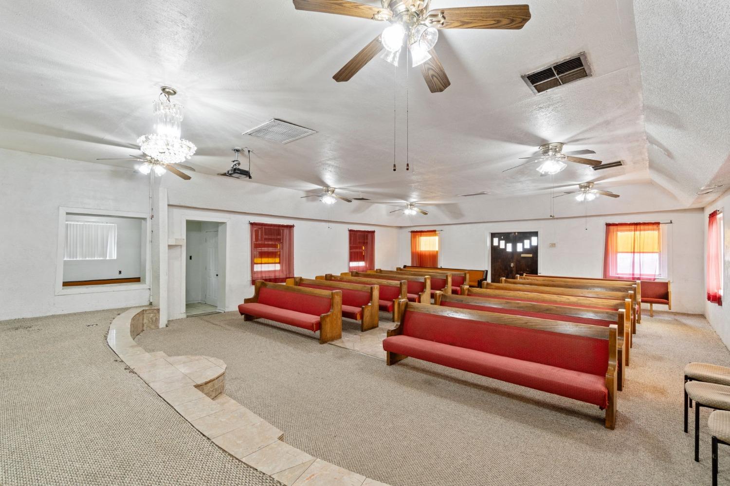 900 Sonora St, Madera, CA 93638