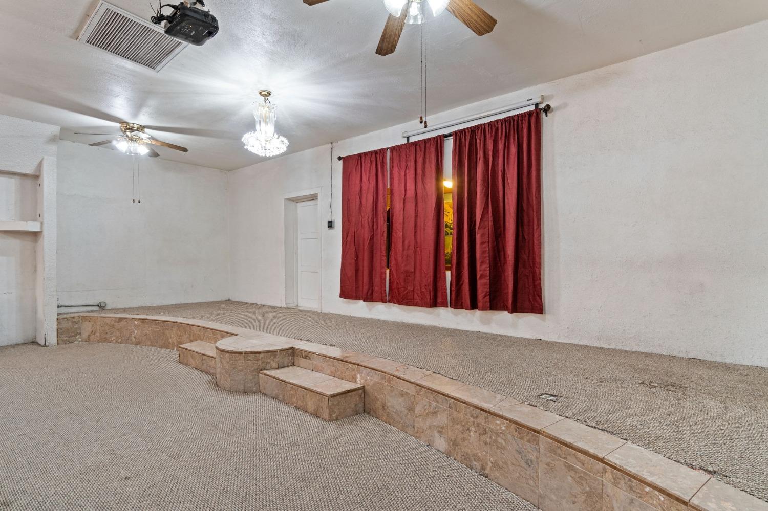 900 Sonora St, Madera, CA 93638