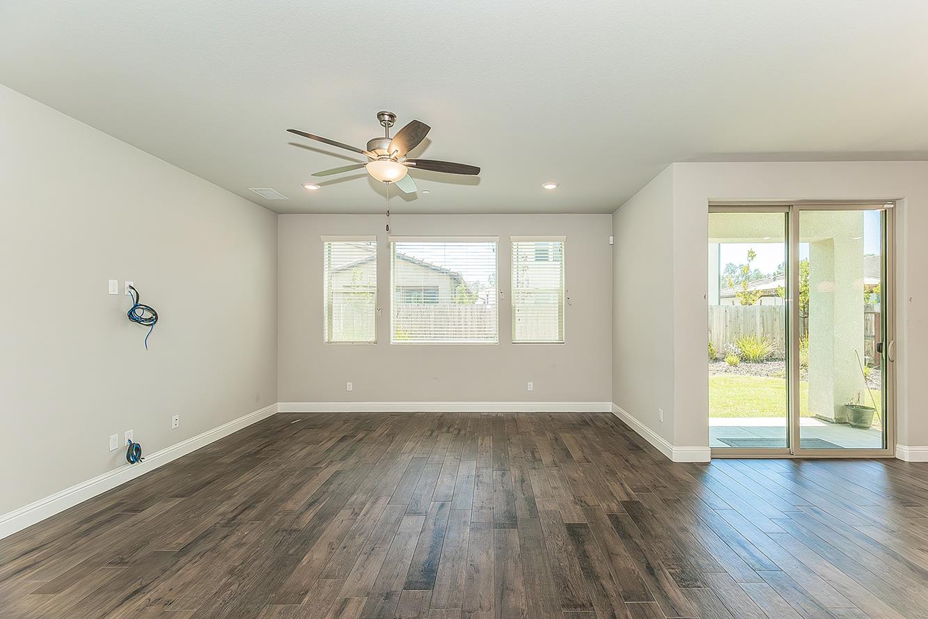 2944 Vermont Ave, Clovis, CA 93619