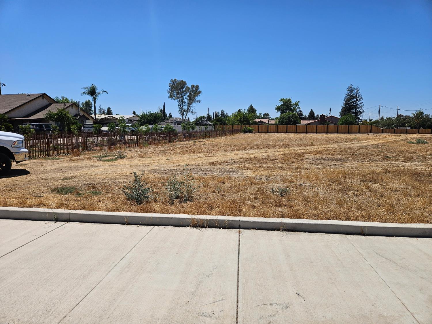 1641 N Alta Ave, Dinuba, CA 93618