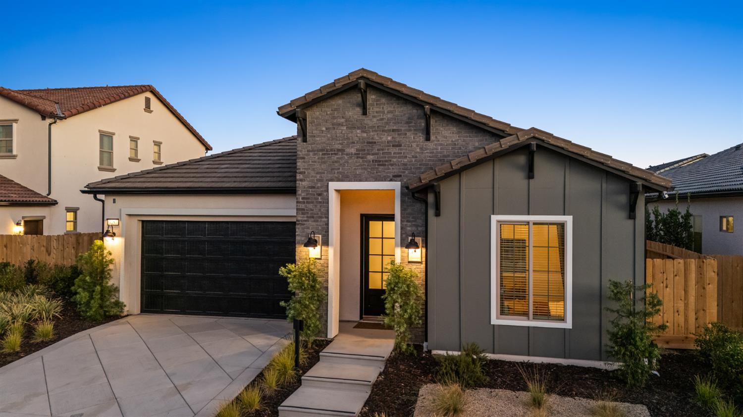 7257 W Ashcroft Ave, Fresno, CA 93723