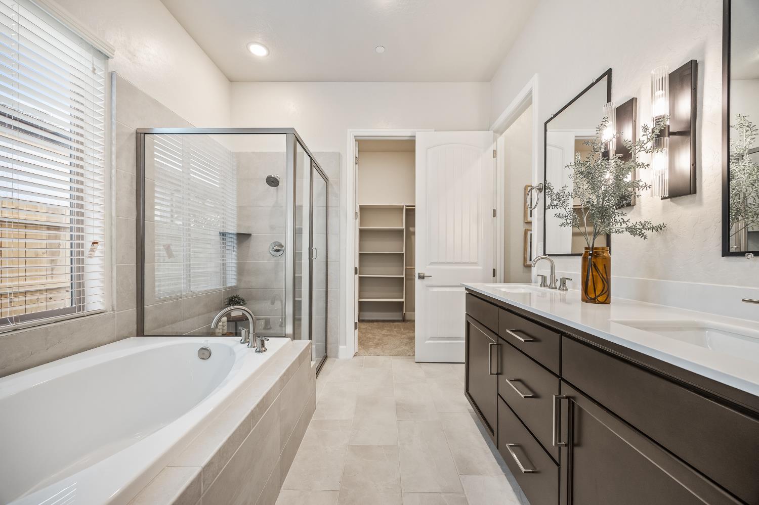 7257 W Ashcroft Ave, Fresno, CA 93723