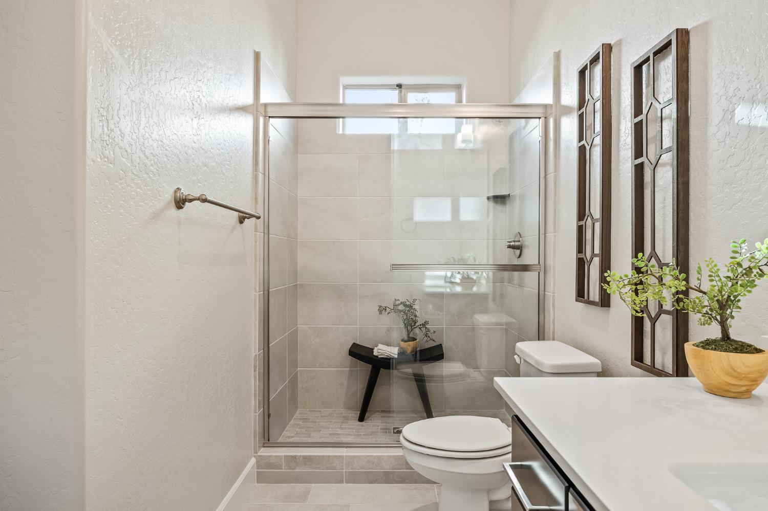 7257 W Ashcroft Ave, Fresno, CA 93723