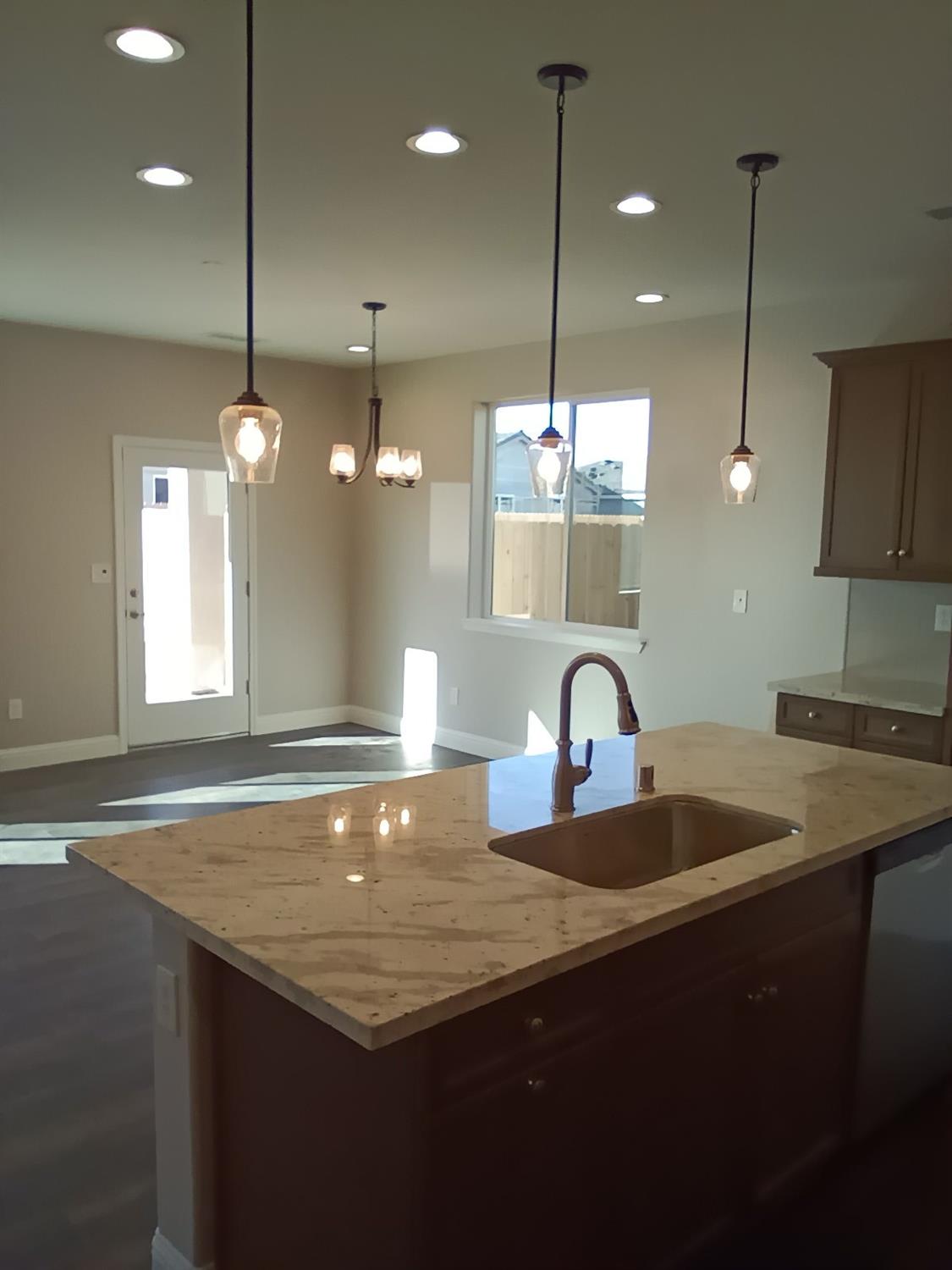 1180 Dandelion Ln, Madera, CA 93638