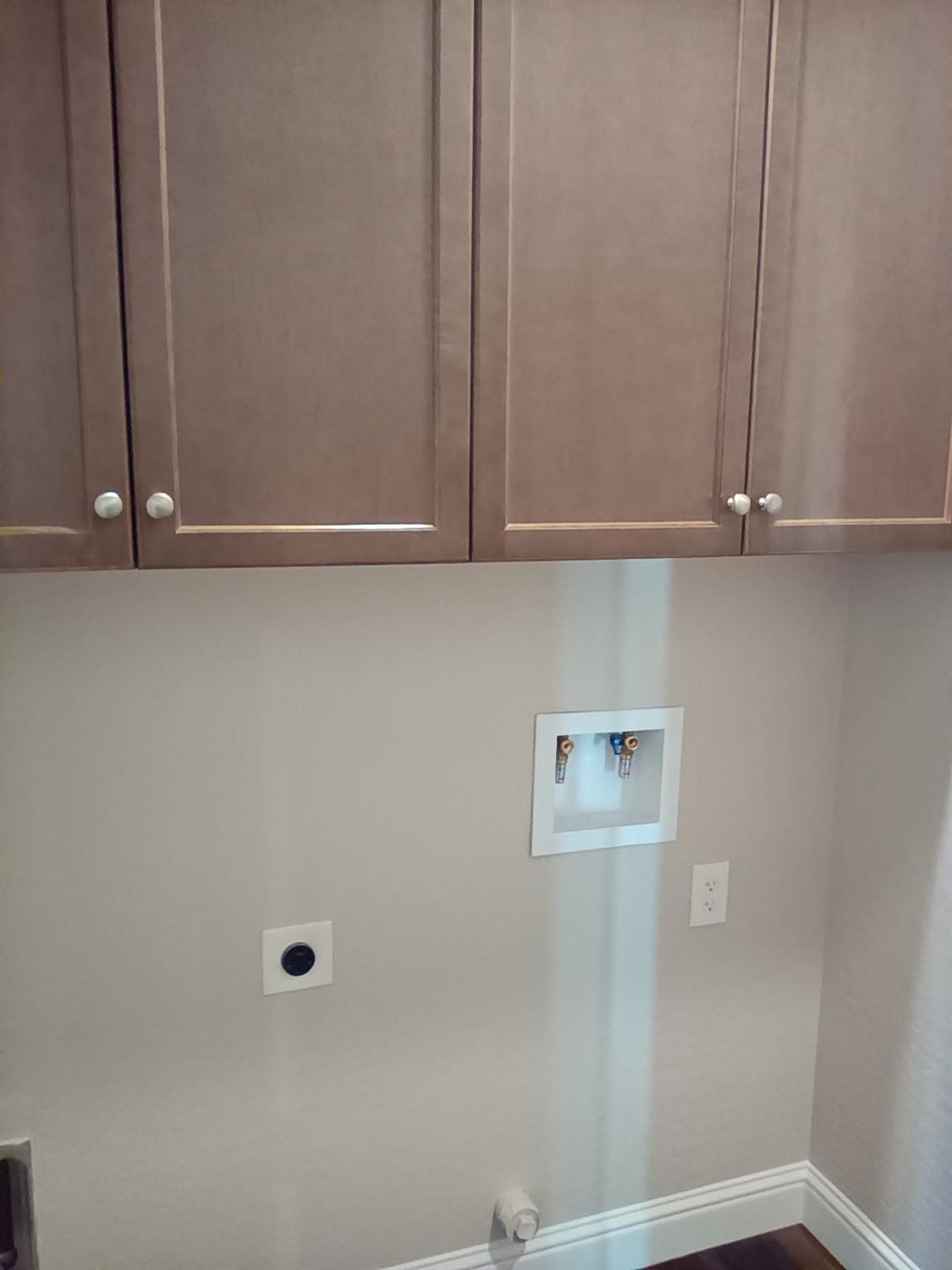 1180 Dandelion Ln, Madera, CA 93638