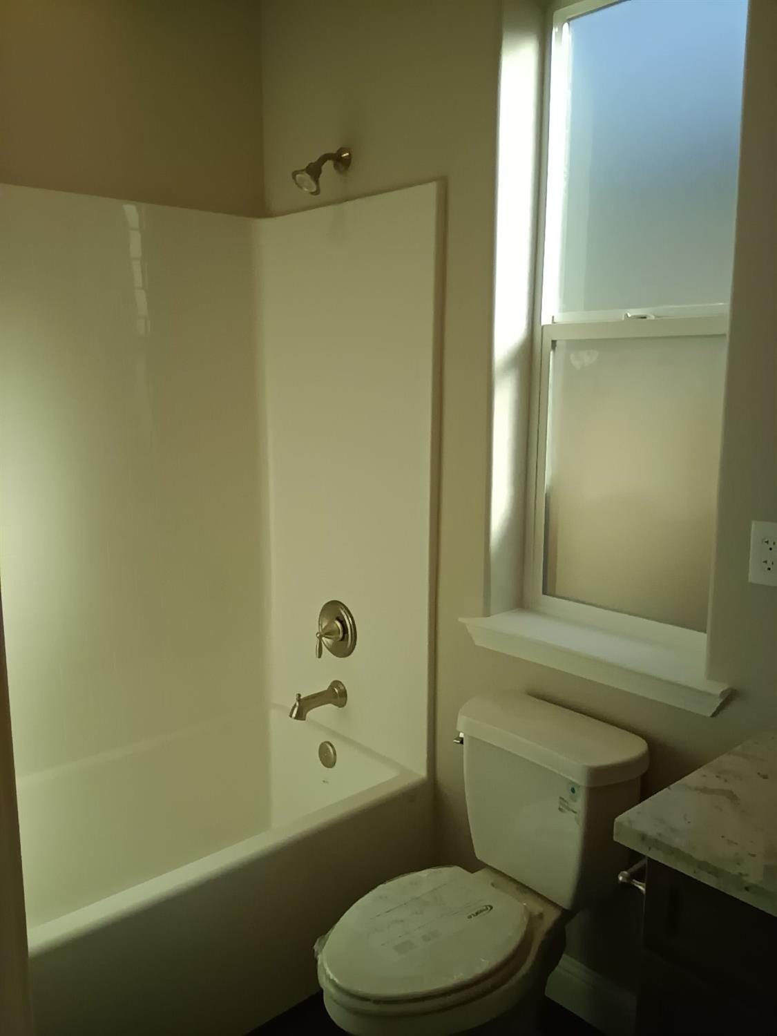 1180 Dandelion Ln, Madera, CA 93638