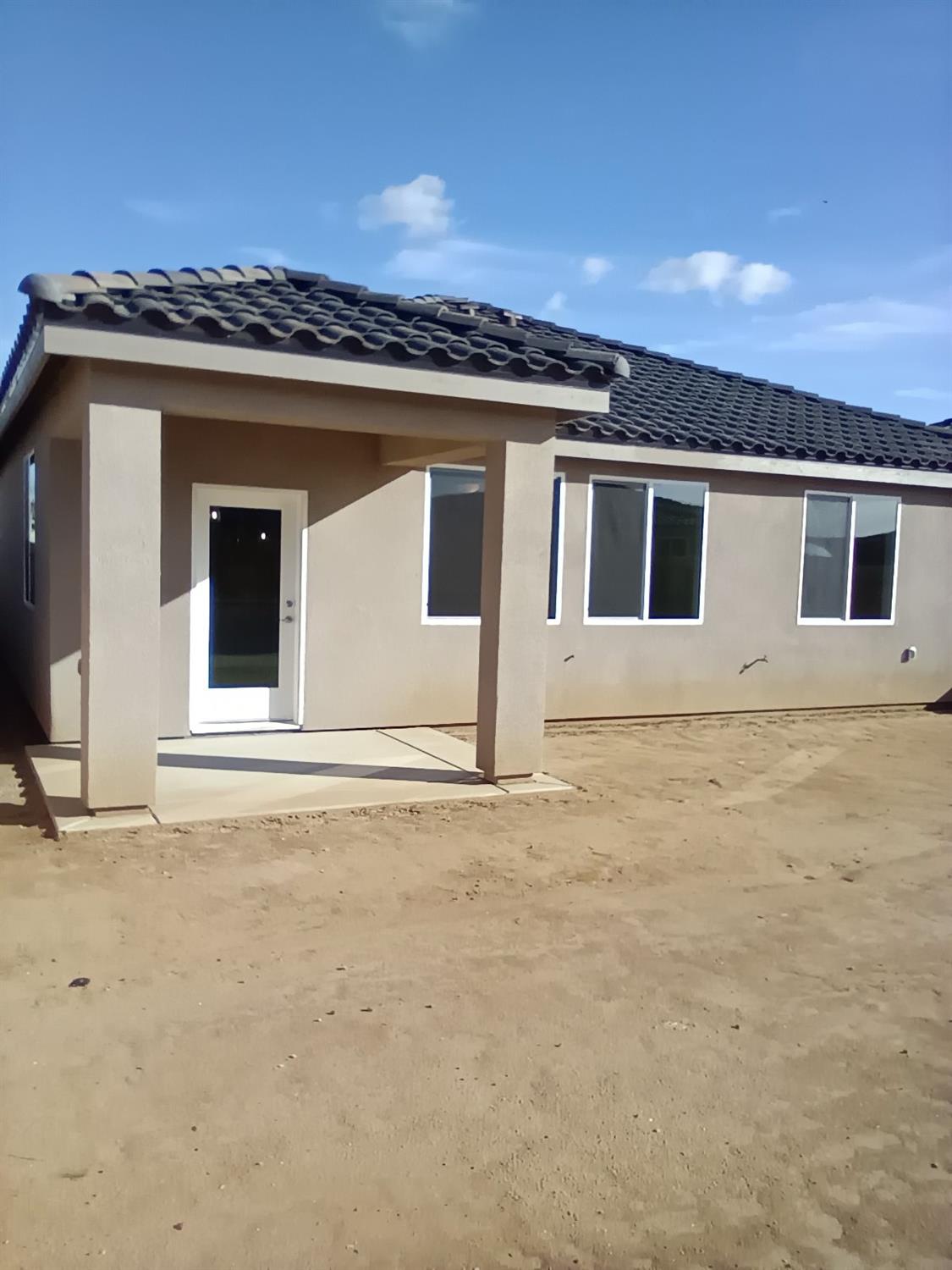 1180 Dandelion Ln, Madera, CA 93638