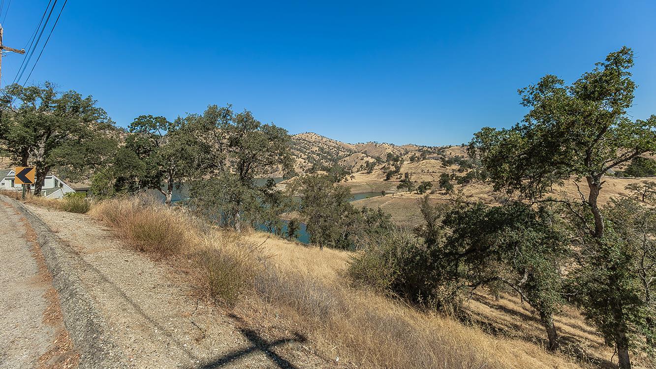 28595 Sky Harbour Rd, Friant, CA 93626