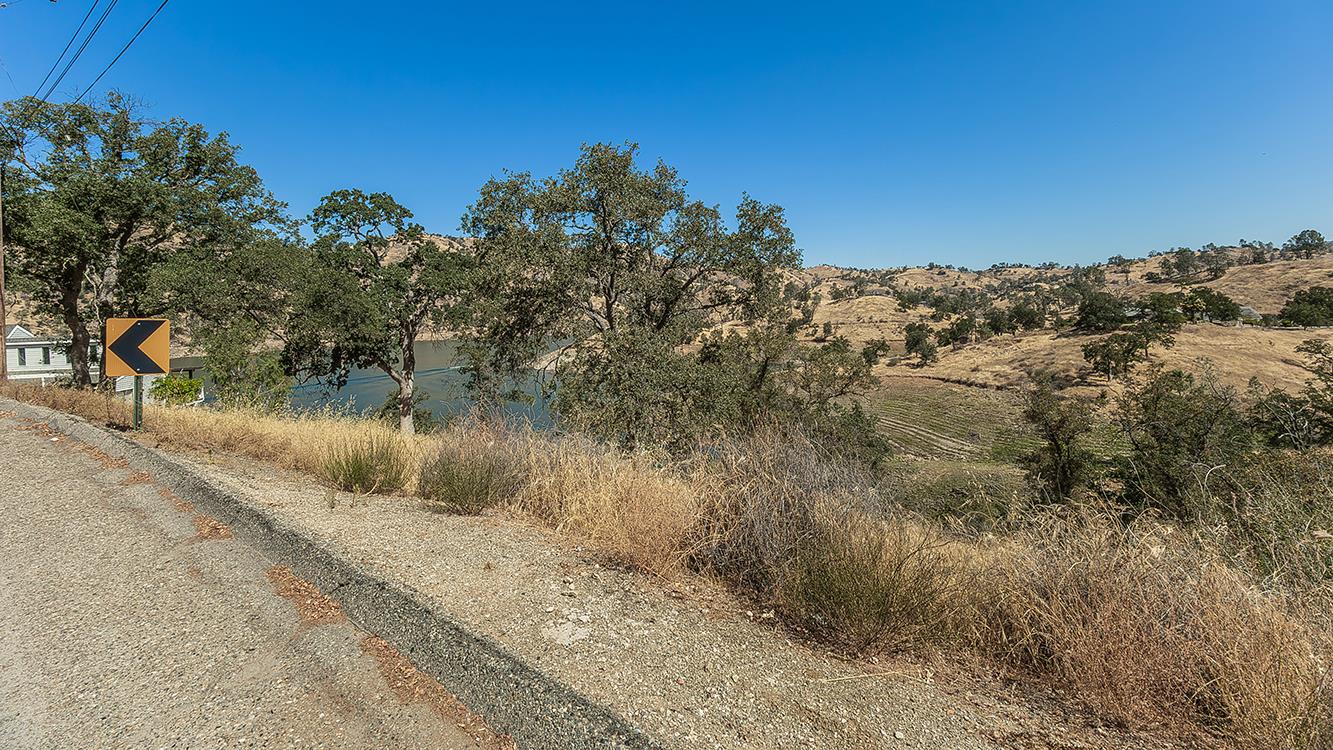 28595 Sky Harbour Rd, Friant, CA 93626