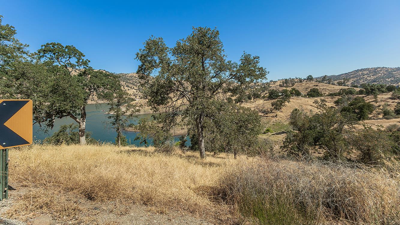 28595 Sky Harbour Rd, Friant, CA 93626