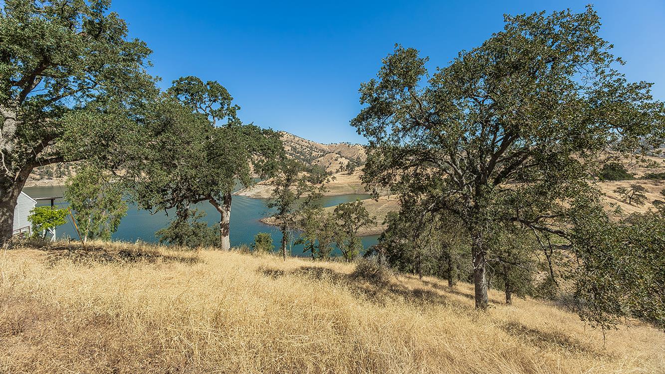 28595 Sky Harbour Rd, Friant, CA 93626