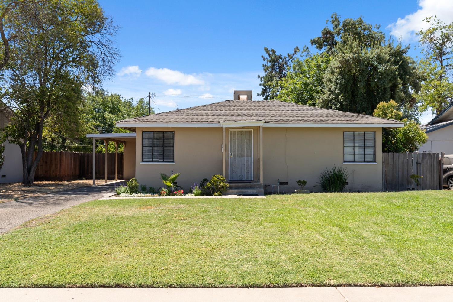 817 W Shields Ave, Fresno, CA 93705