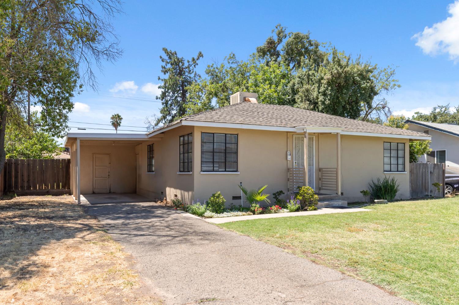 817 W Shields Ave, Fresno, CA 93705