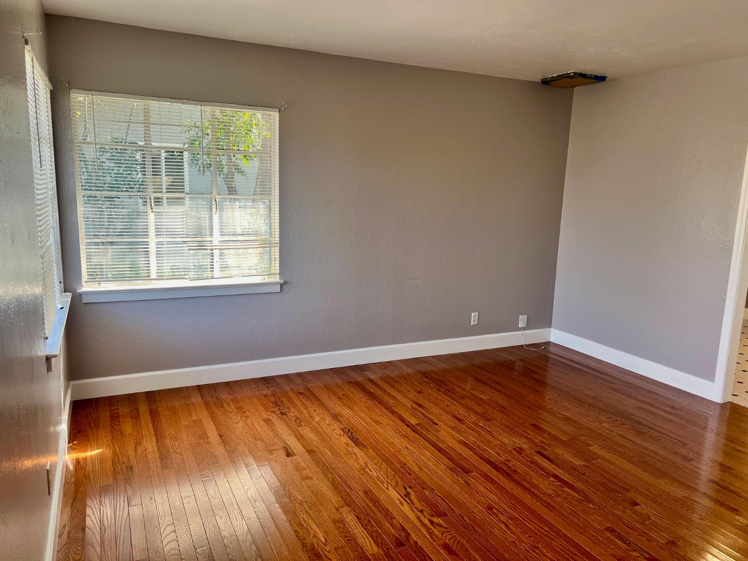 817 W Shields Ave, Fresno, CA 93705