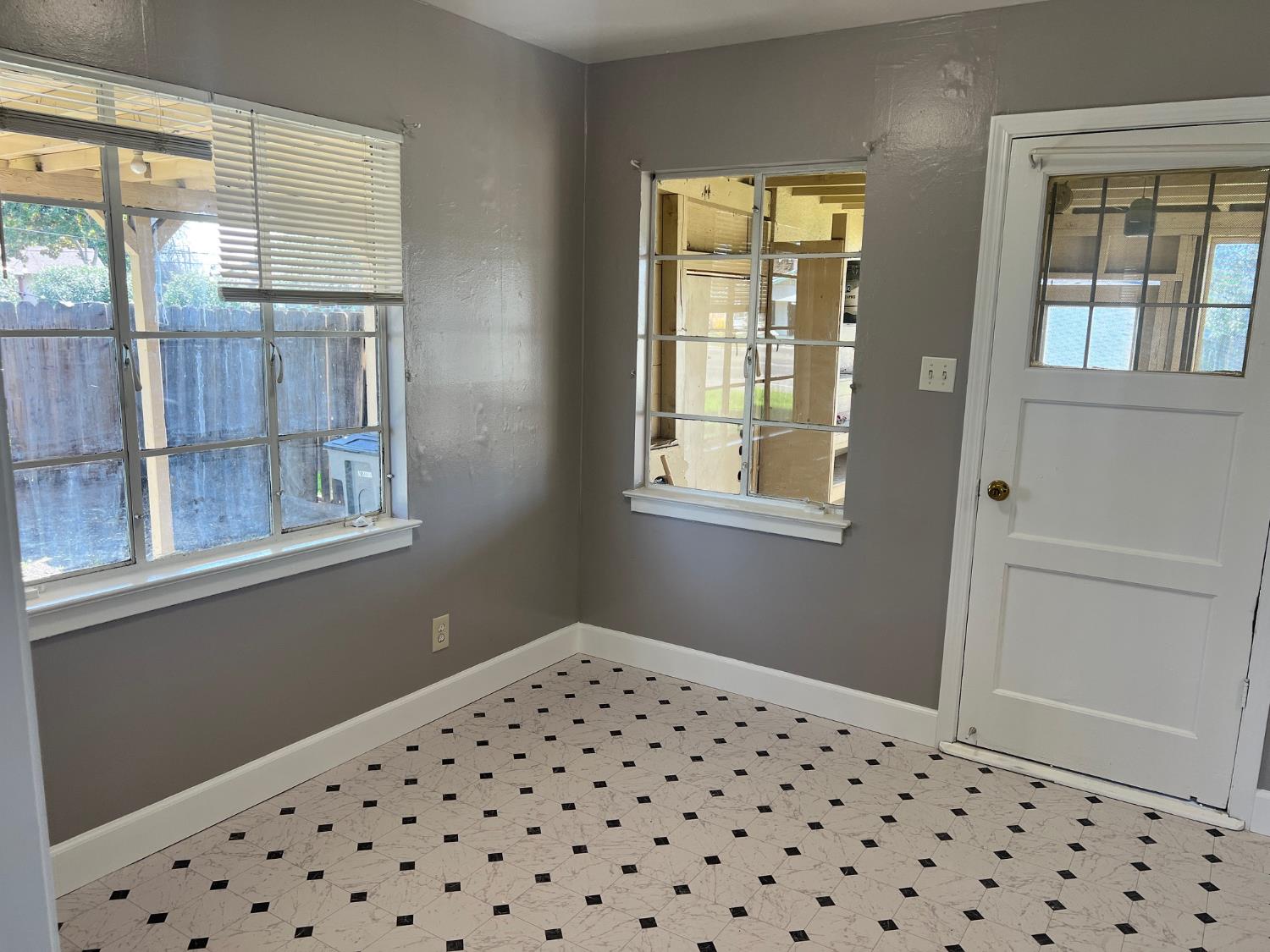 817 W Shields Ave, Fresno, CA 93705