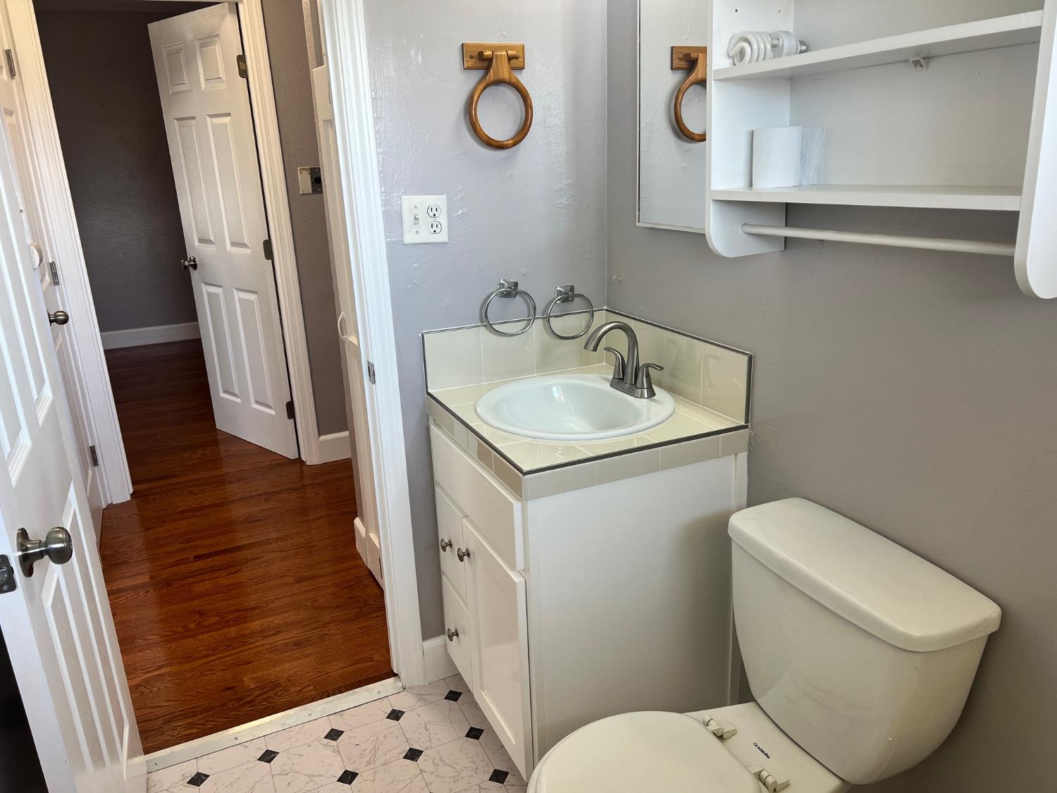 817 W Shields Ave, Fresno, CA 93705