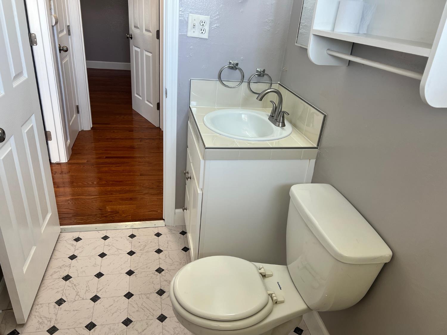 817 W Shields Ave, Fresno, CA 93705