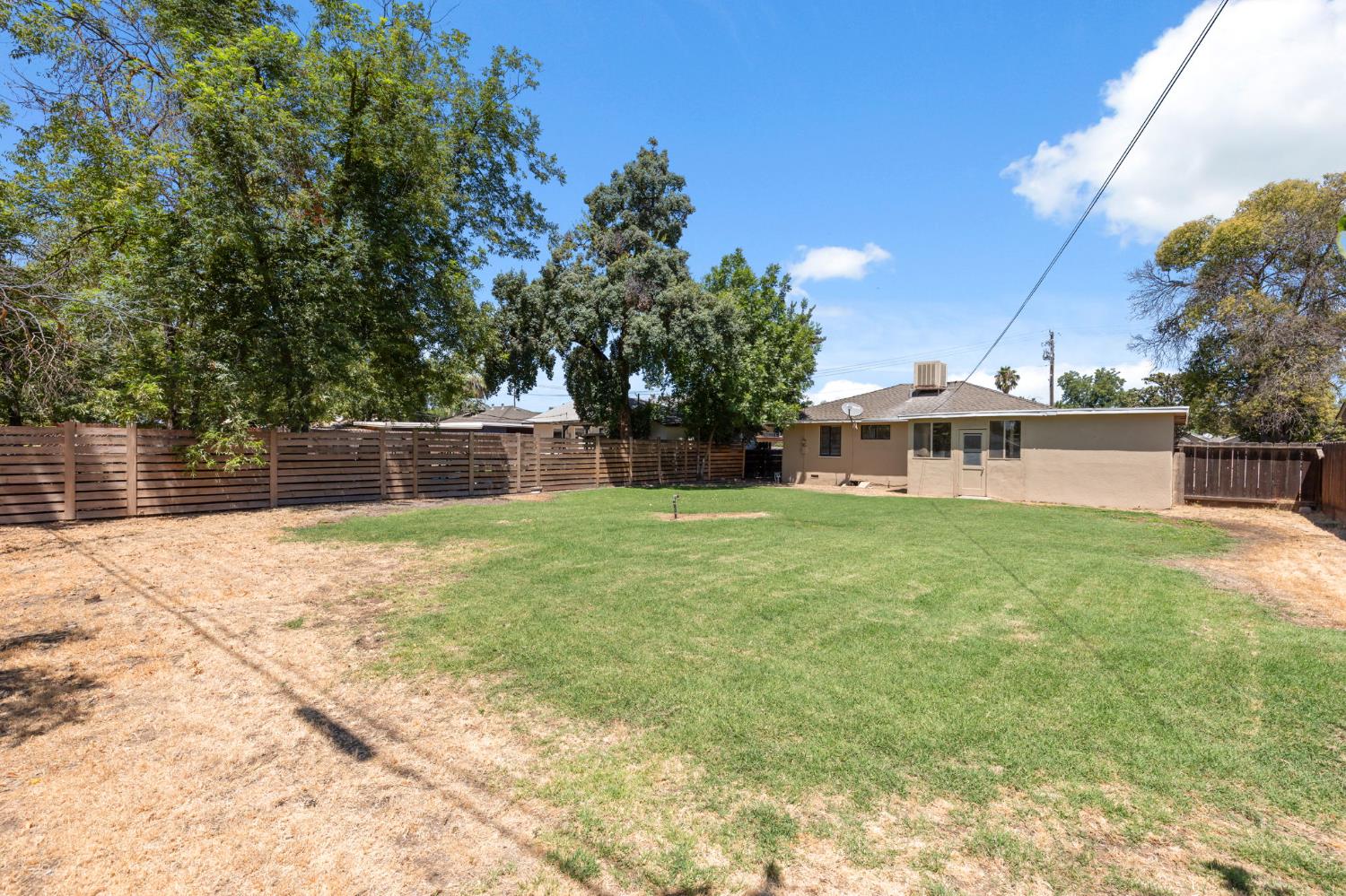 817 W Shields Ave, Fresno, CA 93705