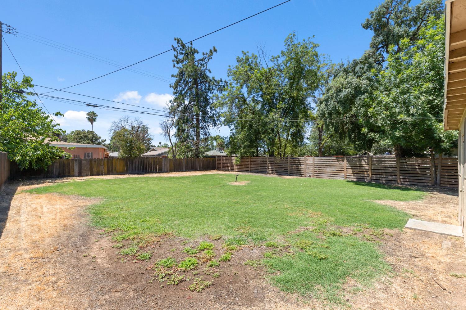 817 W Shields Ave, Fresno, CA 93705