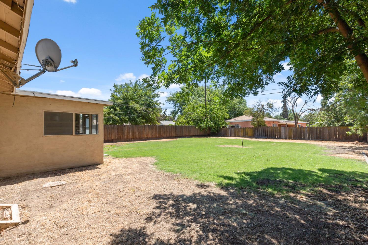 817 W Shields Ave, Fresno, CA 93705