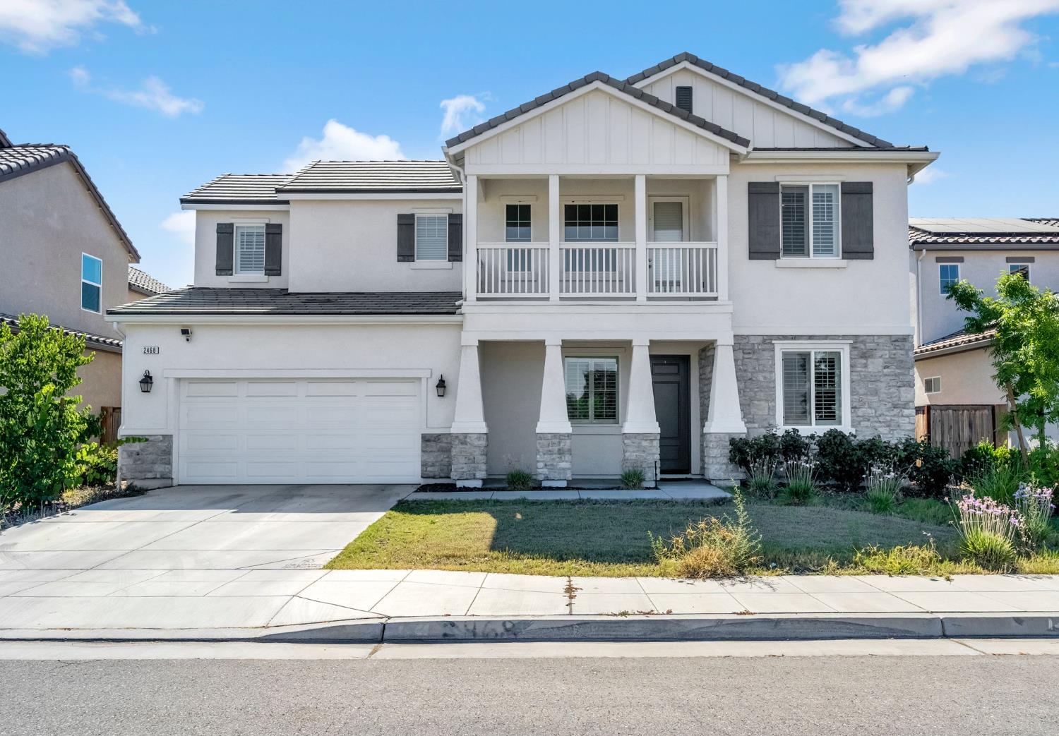 2468 Montana Ave, Clovis, CA 93619