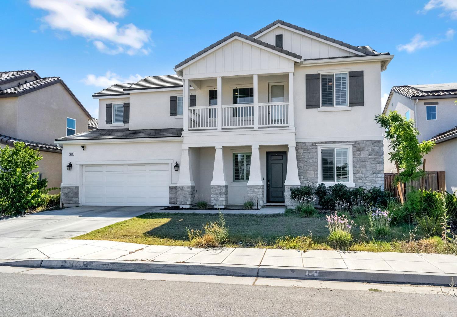 2468 Montana Ave, Clovis, CA 93619