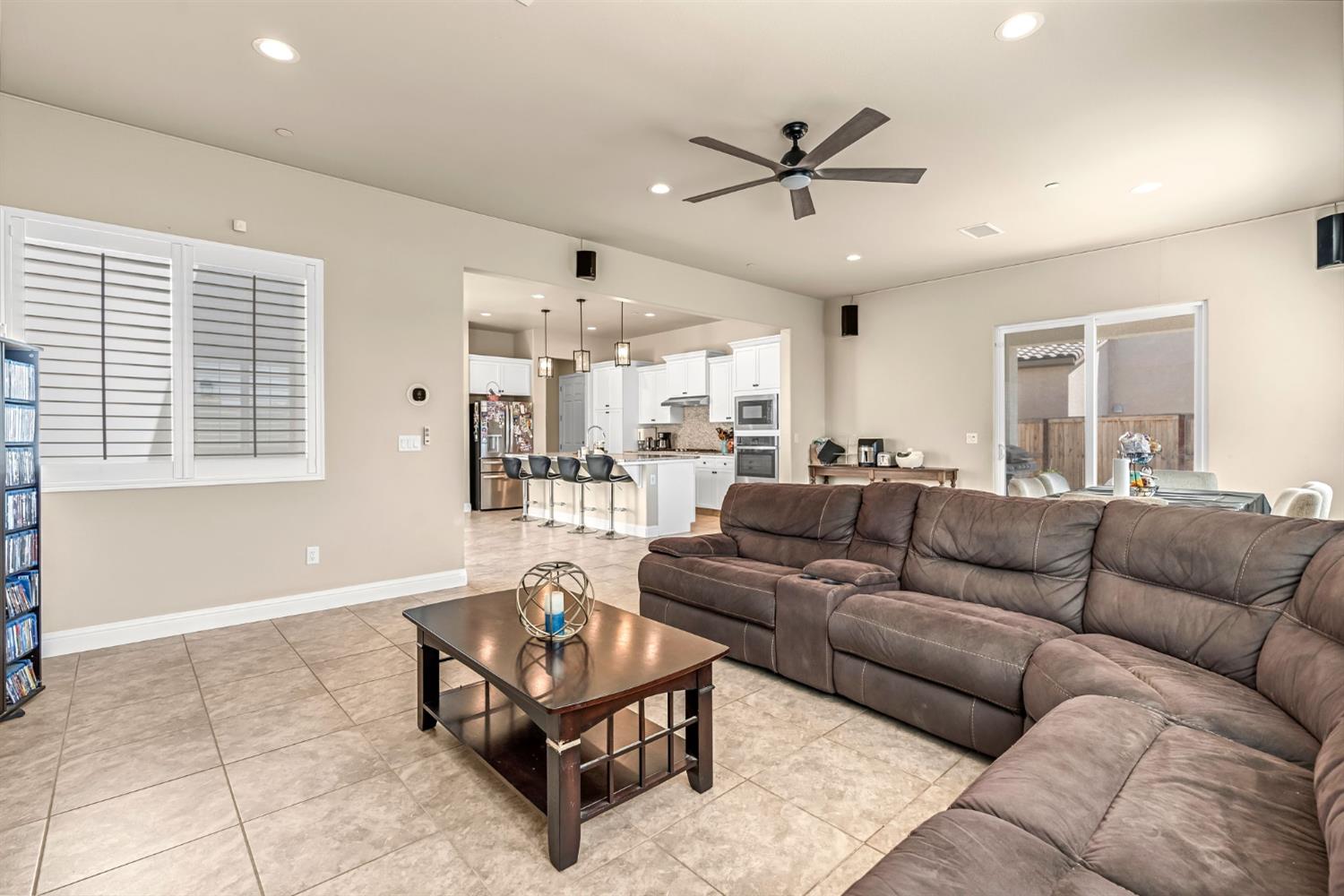 2468 Montana Ave, Clovis, CA 93619