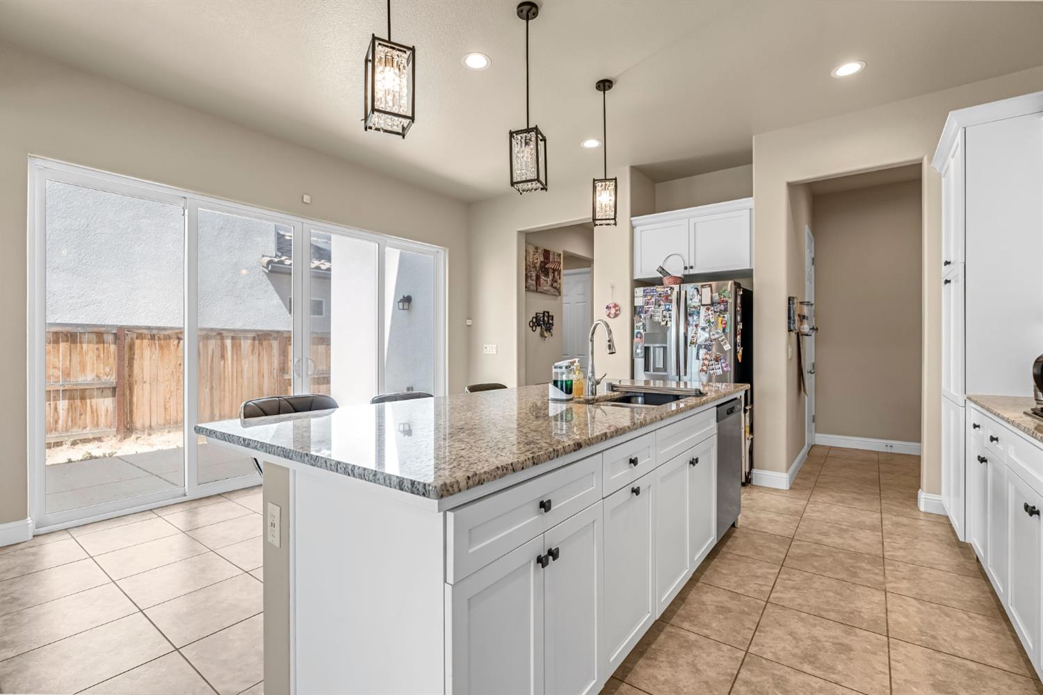 2468 Montana Ave, Clovis, CA 93619