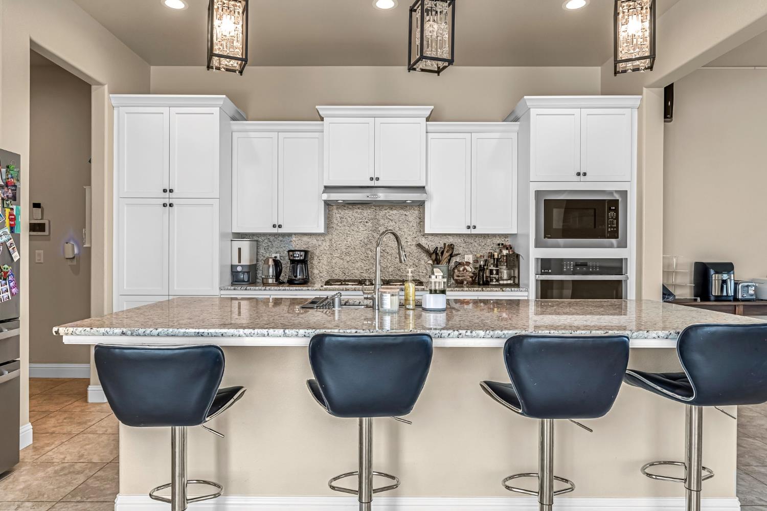 2468 Montana Ave, Clovis, CA 93619