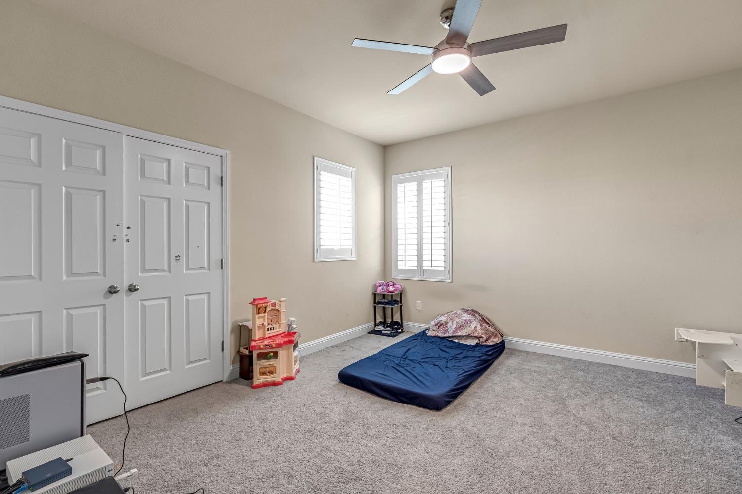 2468 Montana Ave, Clovis, CA 93619