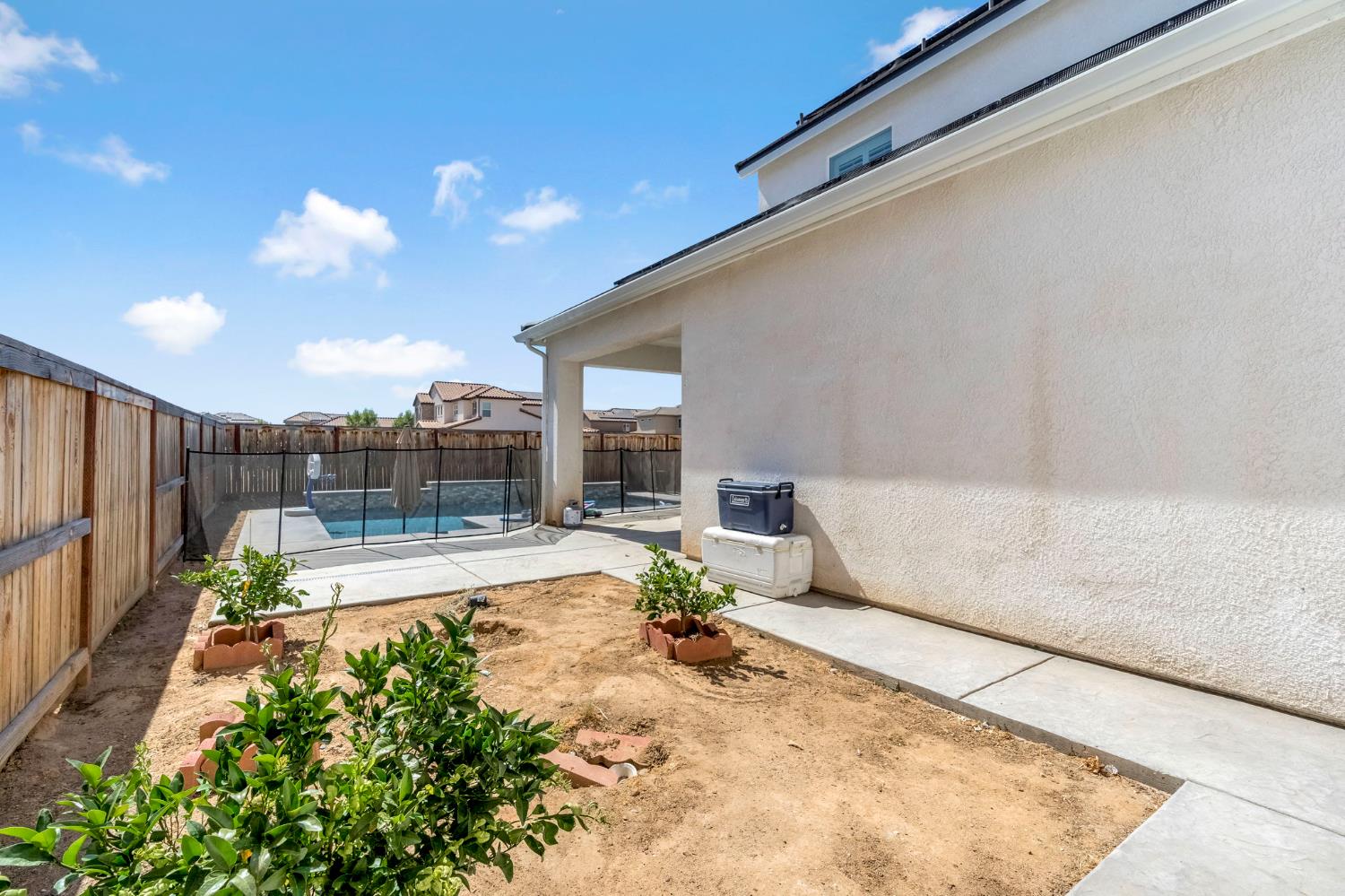 2468 Montana Ave, Clovis, CA 93619