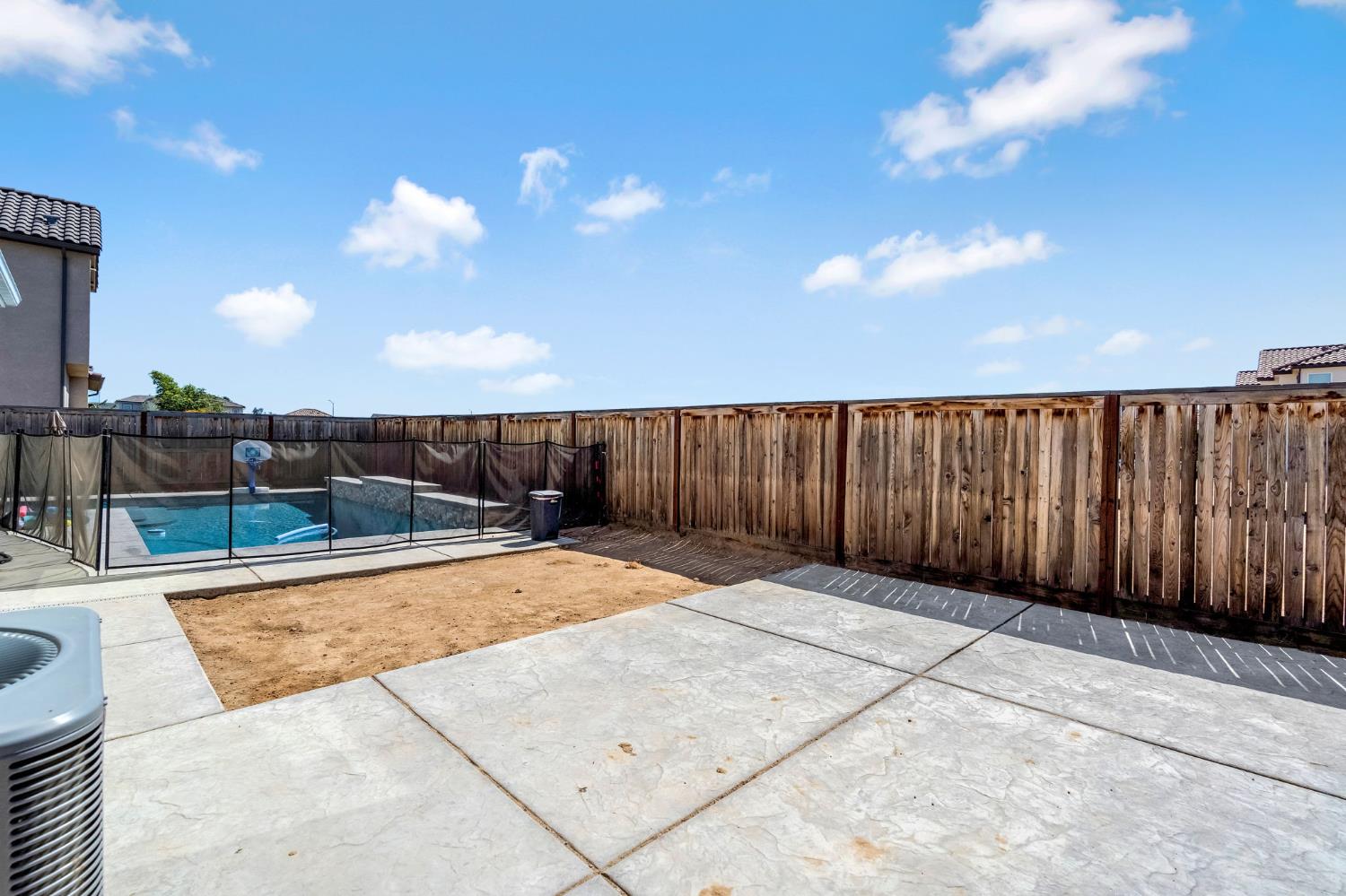 2468 Montana Ave, Clovis, CA 93619