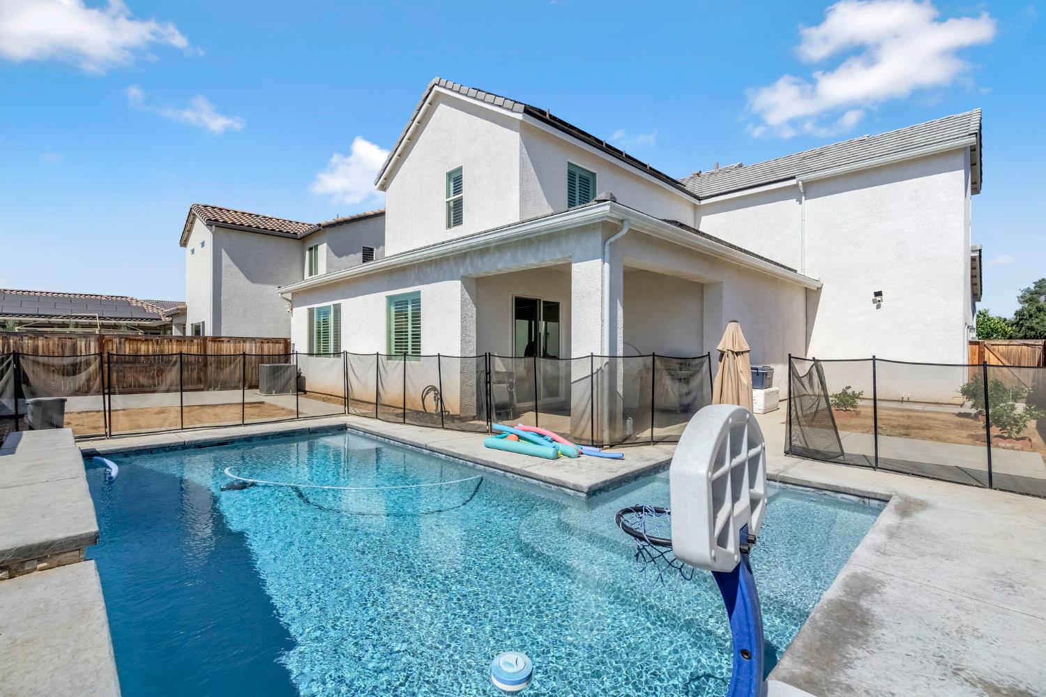 2468 Montana Ave, Clovis, CA 93619