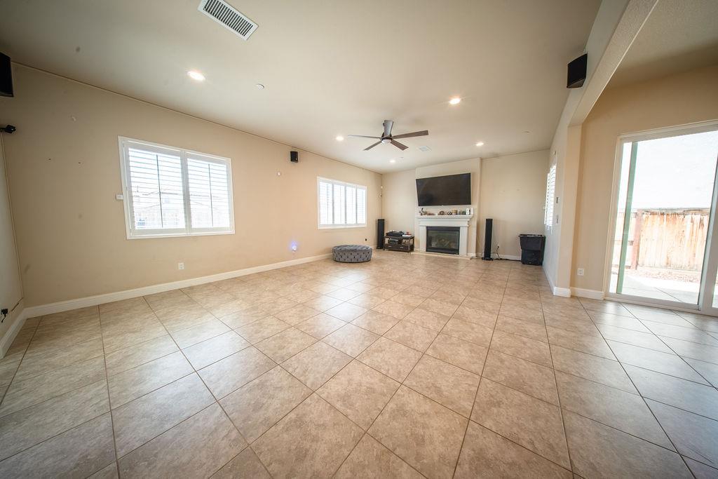 2468 Montana Ave, Clovis, CA 93619