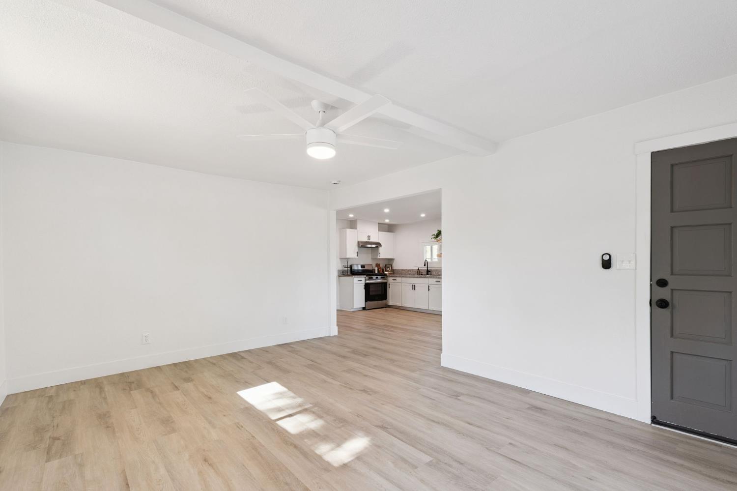 4749 E Montecito Ave, Fresno, CA 93702